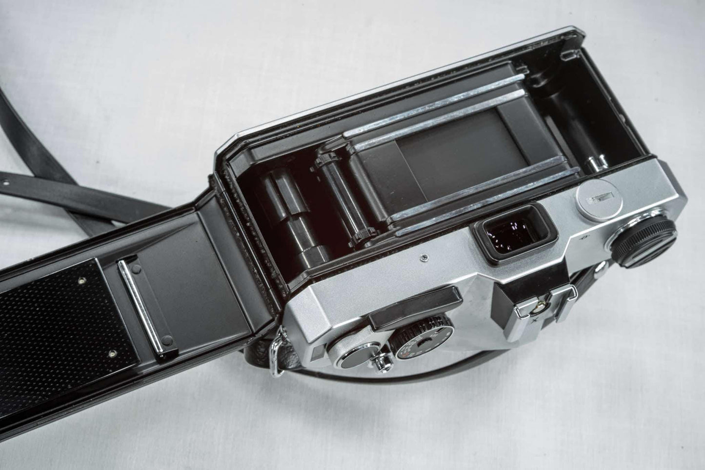 Beautiful new Fujica ST605 SLR camera + Fujinon 55mm F2.2 + Case