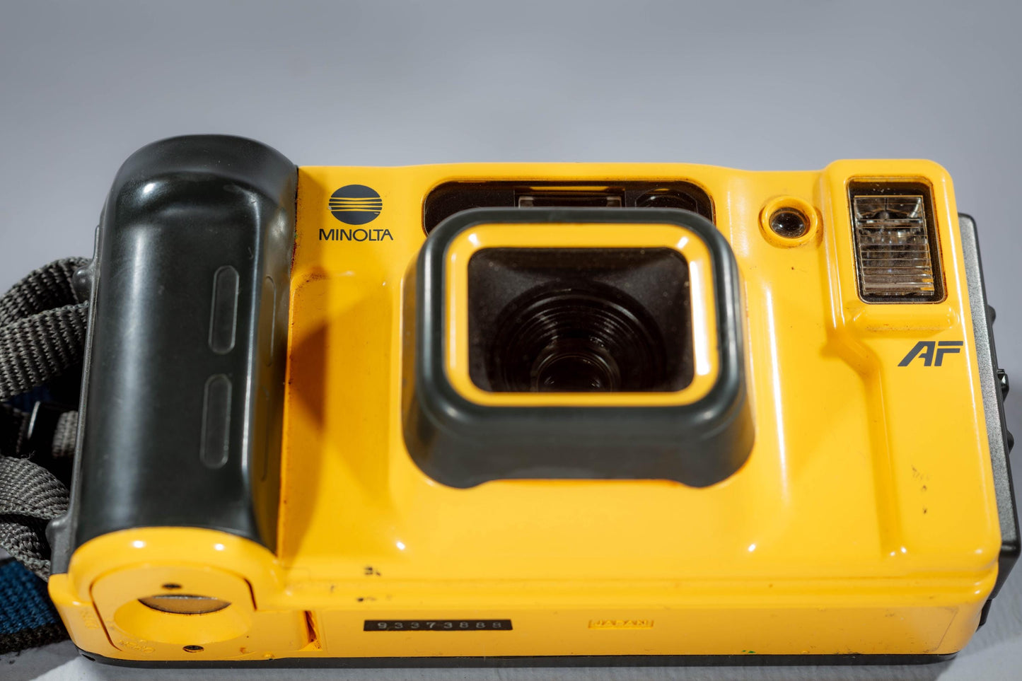 Vintage Minolta AF Weathermatic Film Camera Yellow Point and Shoot 35mm DL Tested Retro Photography Collectible Lens Japan Perfect Gift 90s