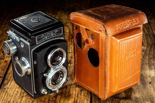 Aires Reflex Automat 6×6 TLR – Professional Vintage Twin-Lens Reflex Medium Format Rare Camera – 120 Film Classic with Leather Case 1950s