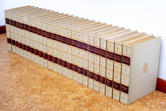 Rare Vintage Encyclopedia Britanica White Edition, Complete Whole Volume Elegant Set 1968 Perfect for Collection Gift for Enthusiasts Home