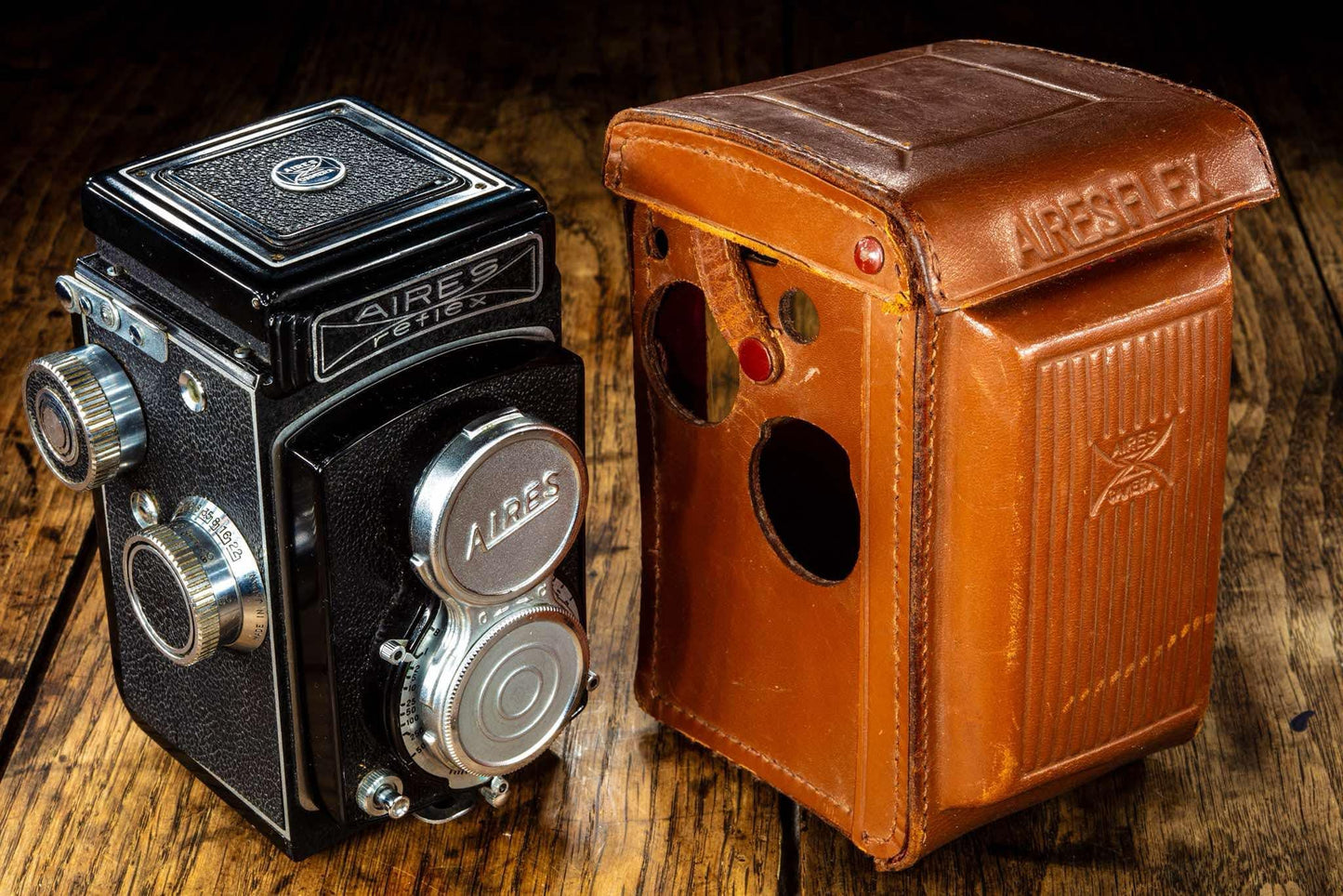 Aires Reflex Automat 6×6 TLR – Professional Vintage Twin-Lens Reflex Medium Format Rare Camera – 120 Film Classic with Leather Case 1950s