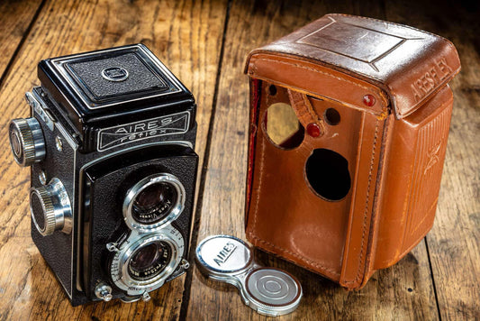 Aires Reflex Automat 6×6 TLR – Professional Vintage Twin-Lens Reflex Medium Format Rare Camera – 120 Film Classic with Leather Case 1950s