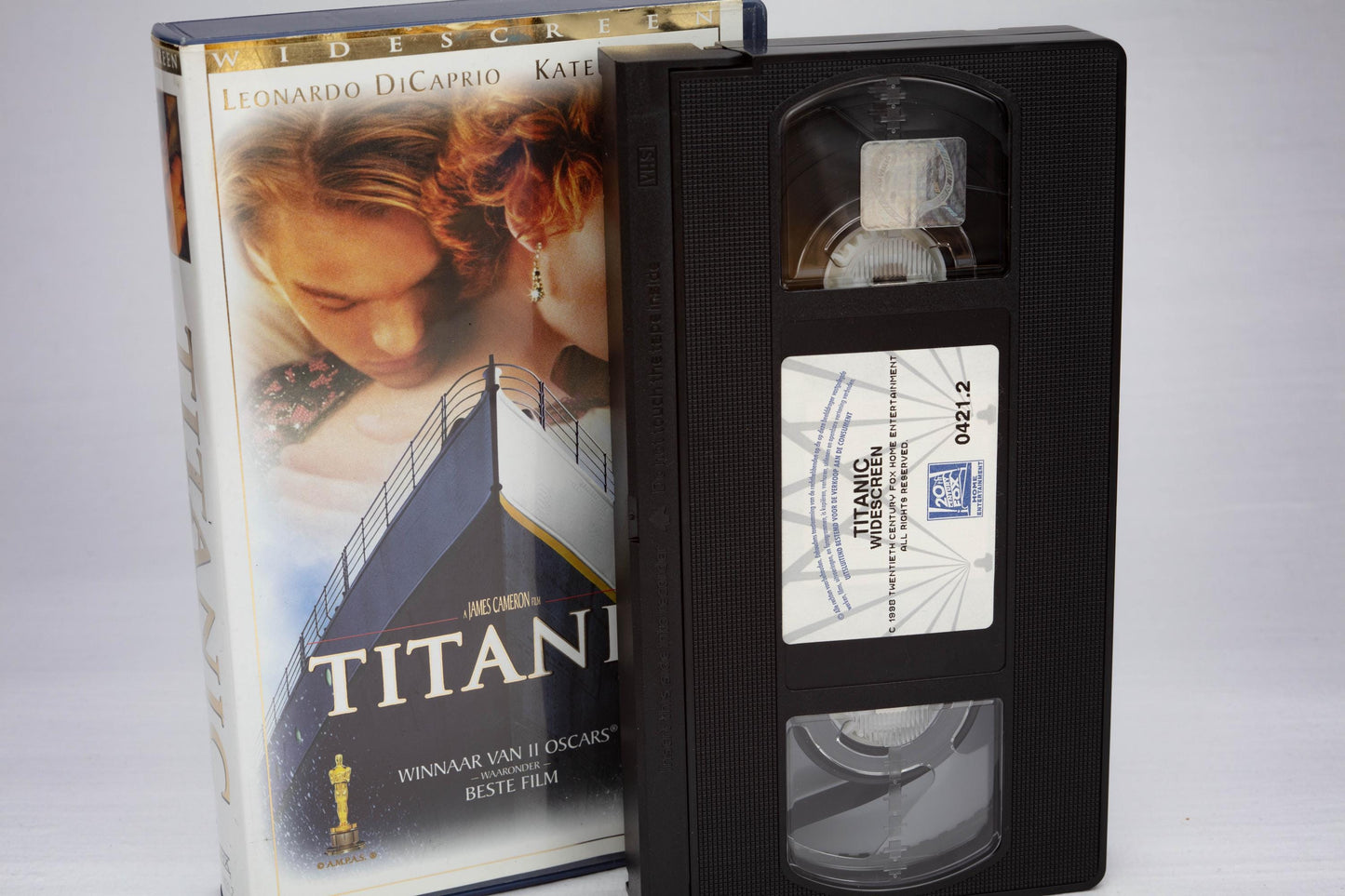 Titanic 1997 VHS Tape Classic Romance Drama Vintage Movie Collectible Leonardo DiCaprio Kate Winslet Cassette Award-Winning Perfect Gift