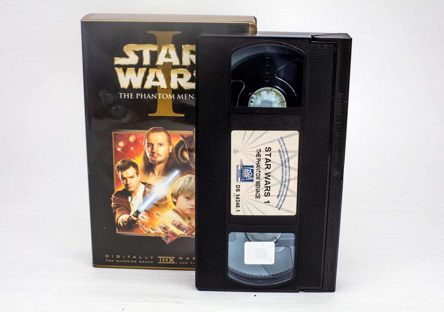 Star Wars Episode I: The Phantom Menace Original VHS Tape (1999) Vintage Sci-Fi George Lucas Collectible Movie Film Cassette Cinema Lovers